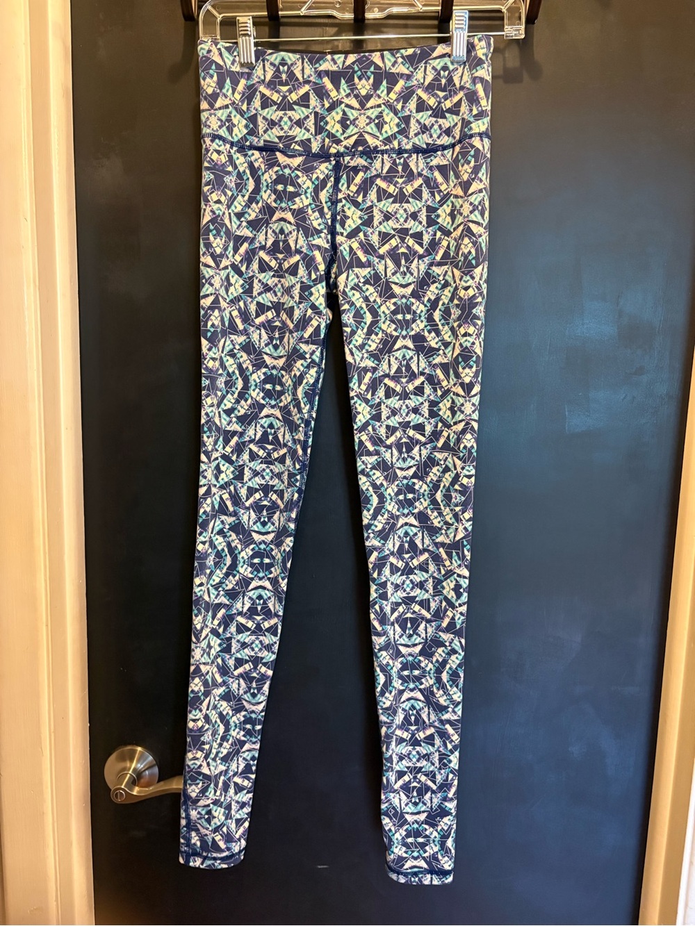 Victoria’s Secret VSX Sport Knockout Leggings XS/TP Long Multicolor Geo 2014